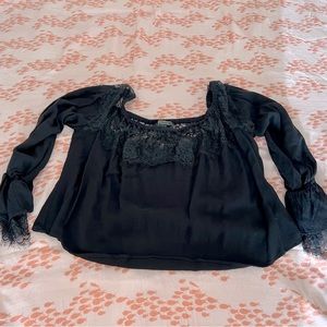 FOREVER 21 Off Shoulder Blouse